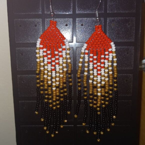 💙 Handmade Beaded Earrings 💙 - Picture 3 of 6